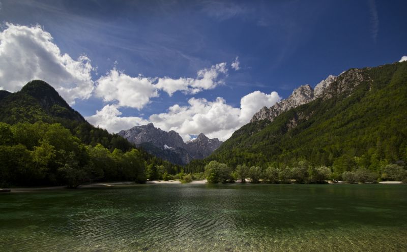 2048x1271 px, krajina, voda, hora, stromy 2048x1271 px, krajina, voda, hora, stromy