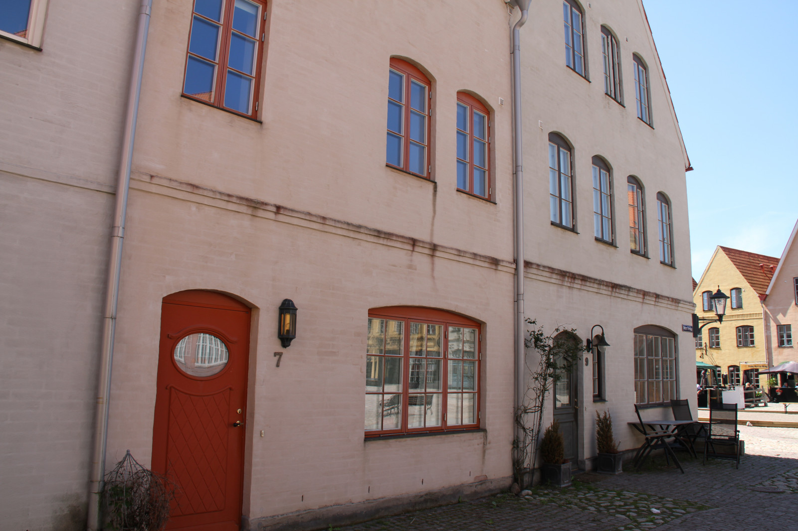 ulice, architektura, budova, silnice, Dům, vesnice, město, infrastruktura, alej, Jakriborg, byt, fasáda, urban area, lidské osídlení, sousedství, vlastnictví