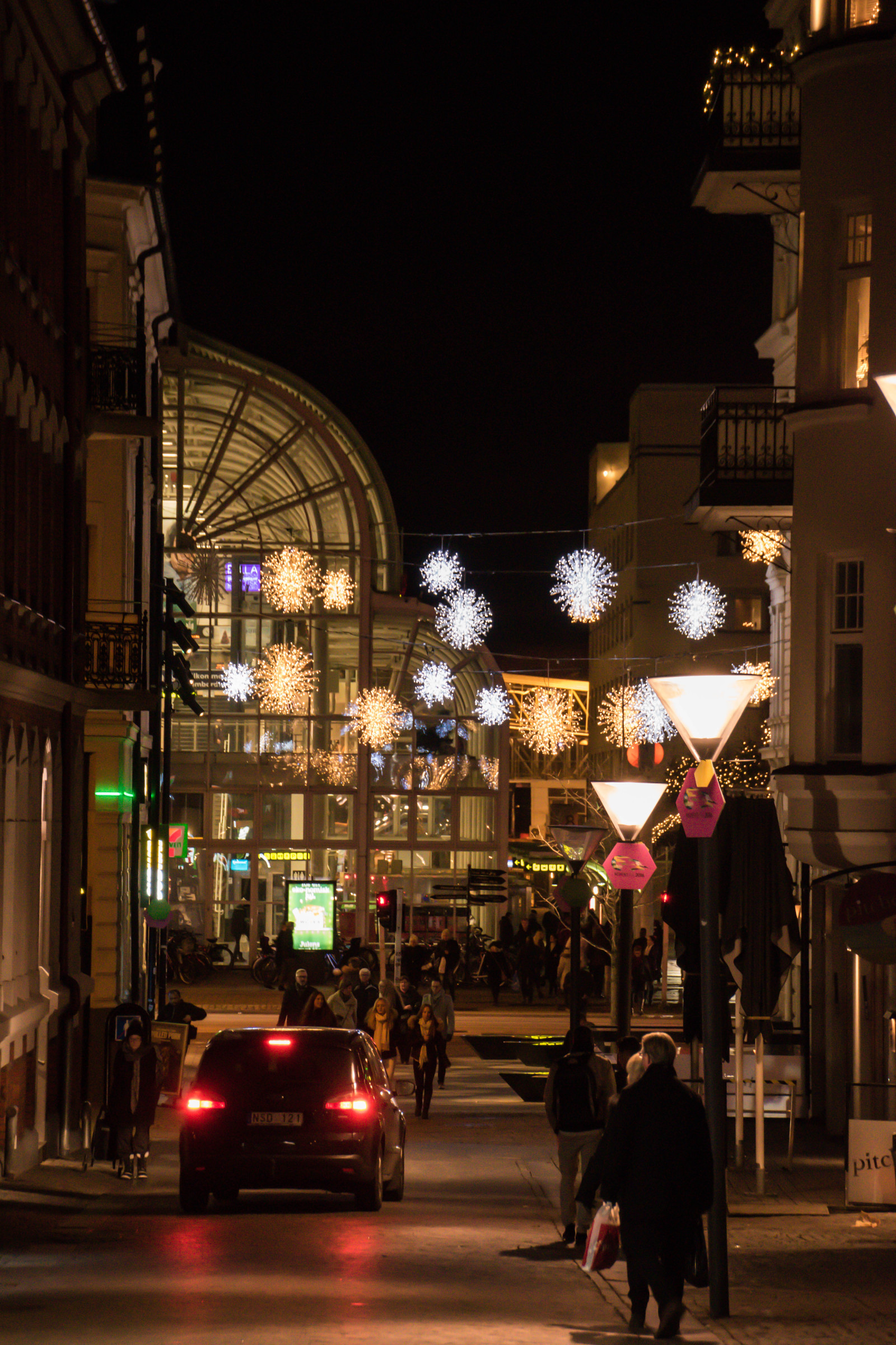 město, ulice, panoráma města, noc, silnice, zelená, večer, město, Vánoce, Švédsko, infrastruktura, Sverige, pěší, světlo, centrum, bluehour, cityview, osvětlení, sk nel n, se, Citypark, Street View, duch Vánoc, helsingborg, statsparken, urban area, lidské osídlení, vánoční dekorace
