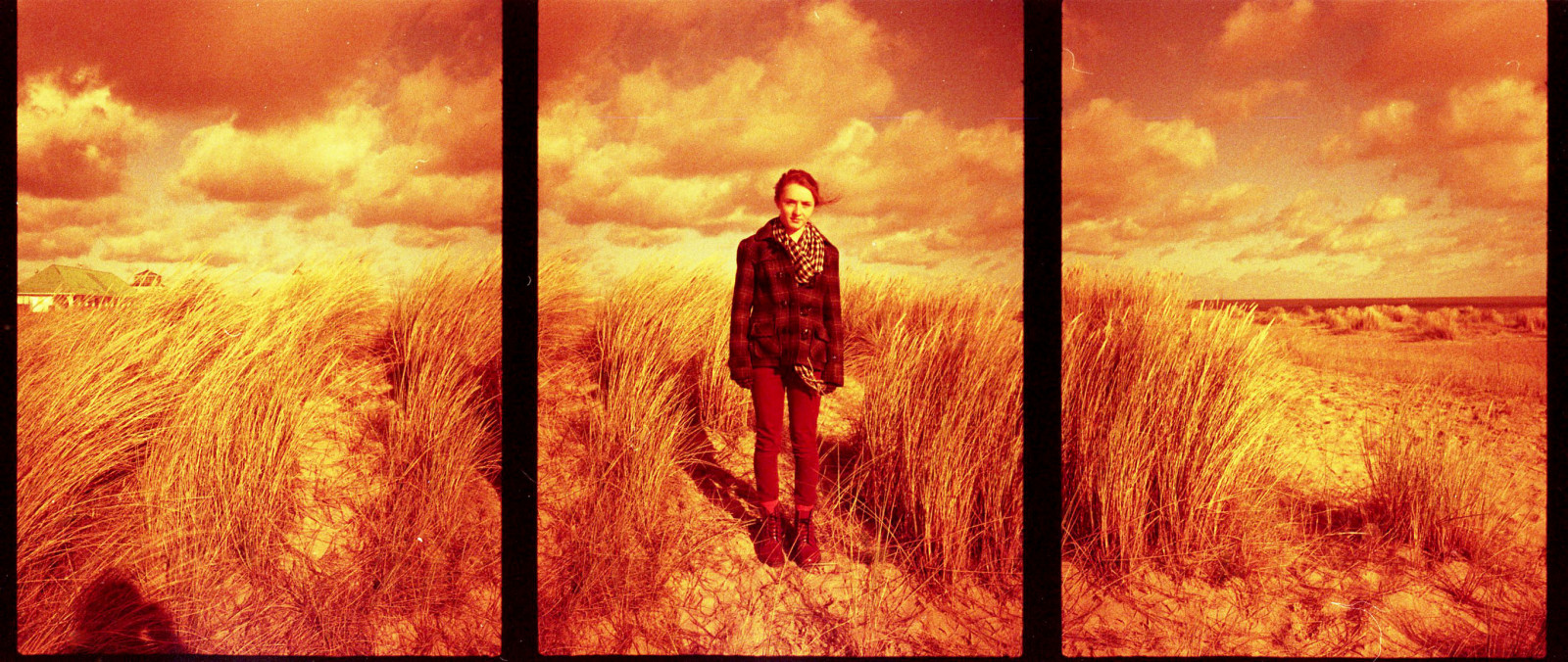 portrét, Červené, 35MM, Olympus, duny, dívka, film, Snímek obrazovky, redscale, believeinfilm, počítač tapeta, font, halfframe, greatyarmouth, Tryptich, Poundland, penee