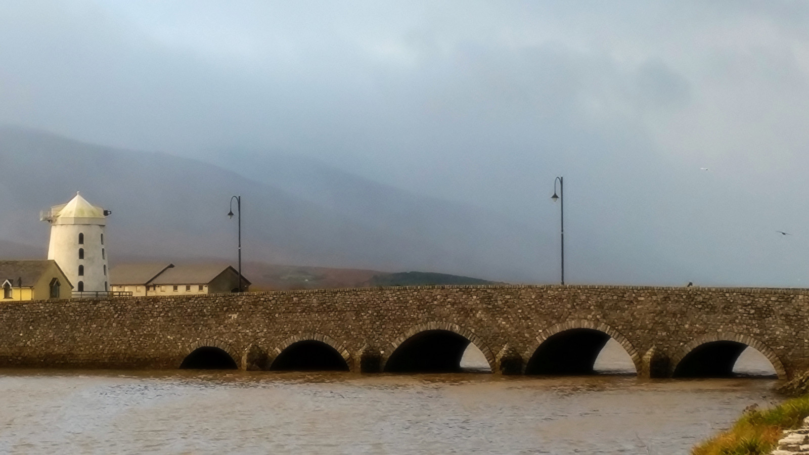 most, Irsko, moře, mrak, mlha, hora, voda, větrný mlýn, déšť, kamenné zdivo, slapy, Kerry, Blennerville