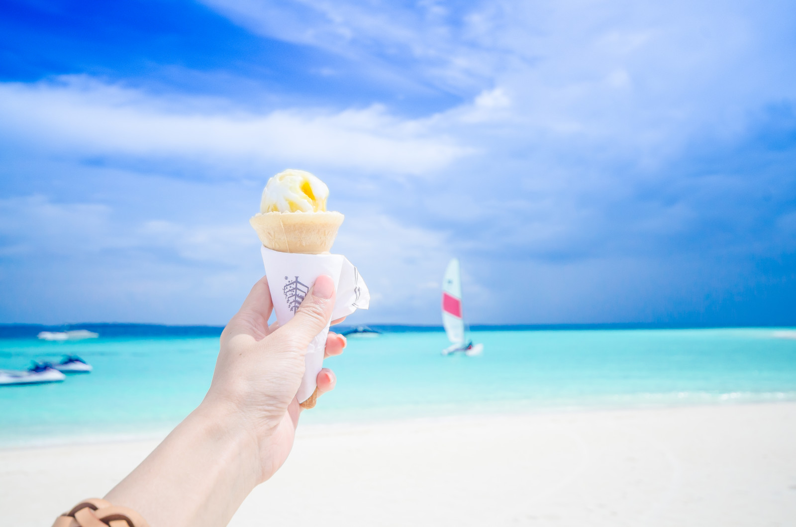 ocean, blå, hav, himmel, Sky, strand, vand, skyer, sand, Nikon, bryllupsrejse, horisont, bred, sigma, udvej, Adobe, fire sæsoner, kyst, is, søde sager, 1020mm, Maldiverne, whitesand, spadseretur, sandet strand, Lightroom, baaatoll, luxuryresort, sandyshore, D7000, landaagiraavaru, fourseasonsresortmaldivesatlandaagiraavaru