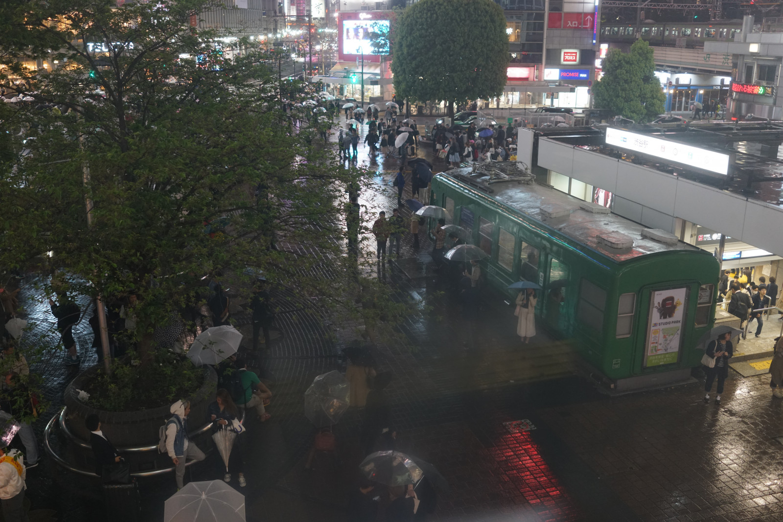 Japonsko, ulice, panoráma města, noc, déšť, silnice, provoz, Sony, doprava, Tokio, RX1R, jp, Shibuya, pěší, centrum, Zeiss, rx, rx1, rx1rm2, rx1rmark2, urban area, vodní, veřejná doprava