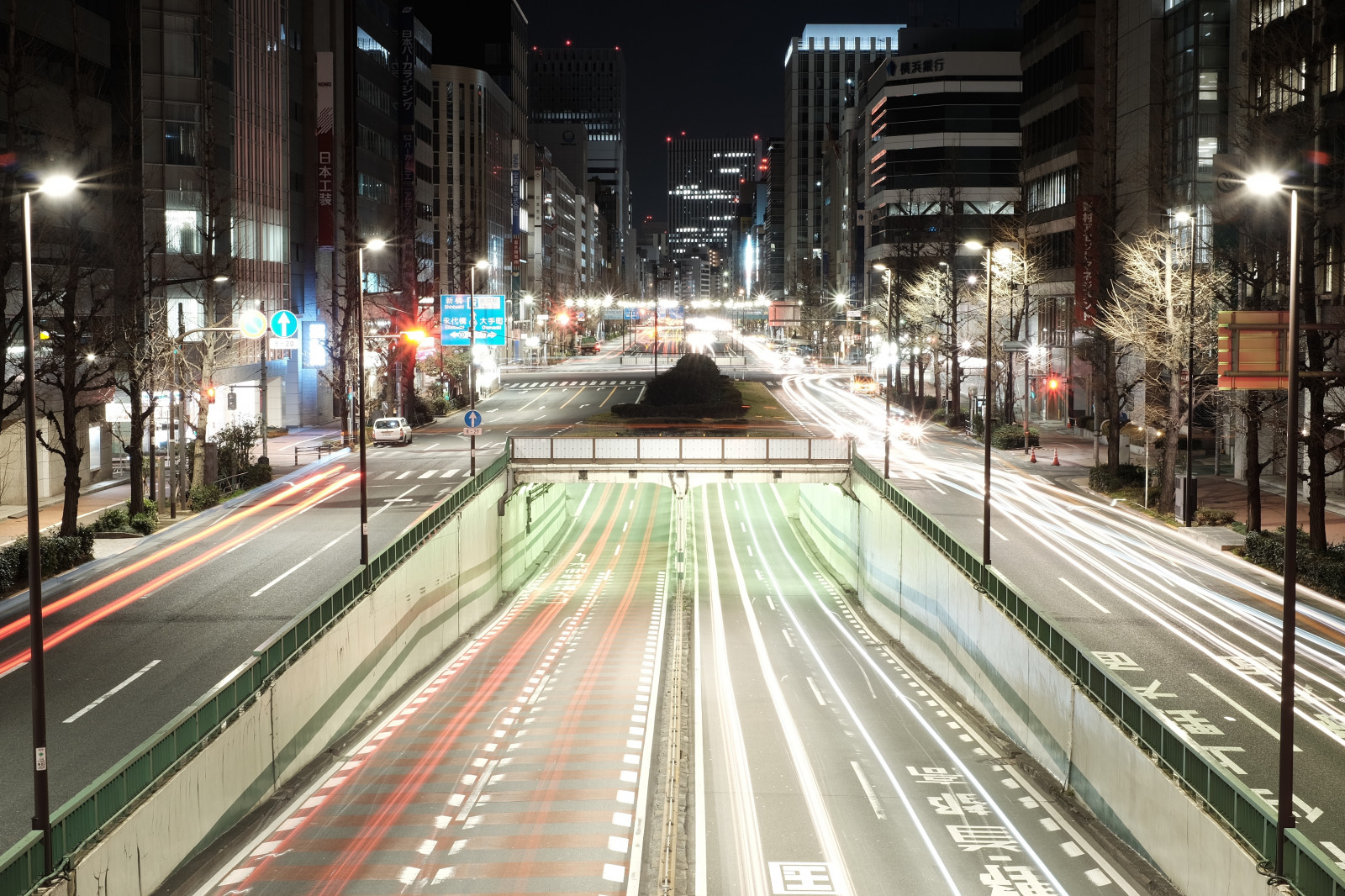 by, gade, bybilledet, nat, vej, skyskraber, Trafik, transportere, metropol, Tokyo, Fujifilm, infrastruktur, 1, fodgænger, downtown, belysning, Fujinon, xf35mmf14r, x, xf35mm, edobashi, xt, bane, byområde, hovedstadsområde, menneskelig bosættelse, offentlig transport