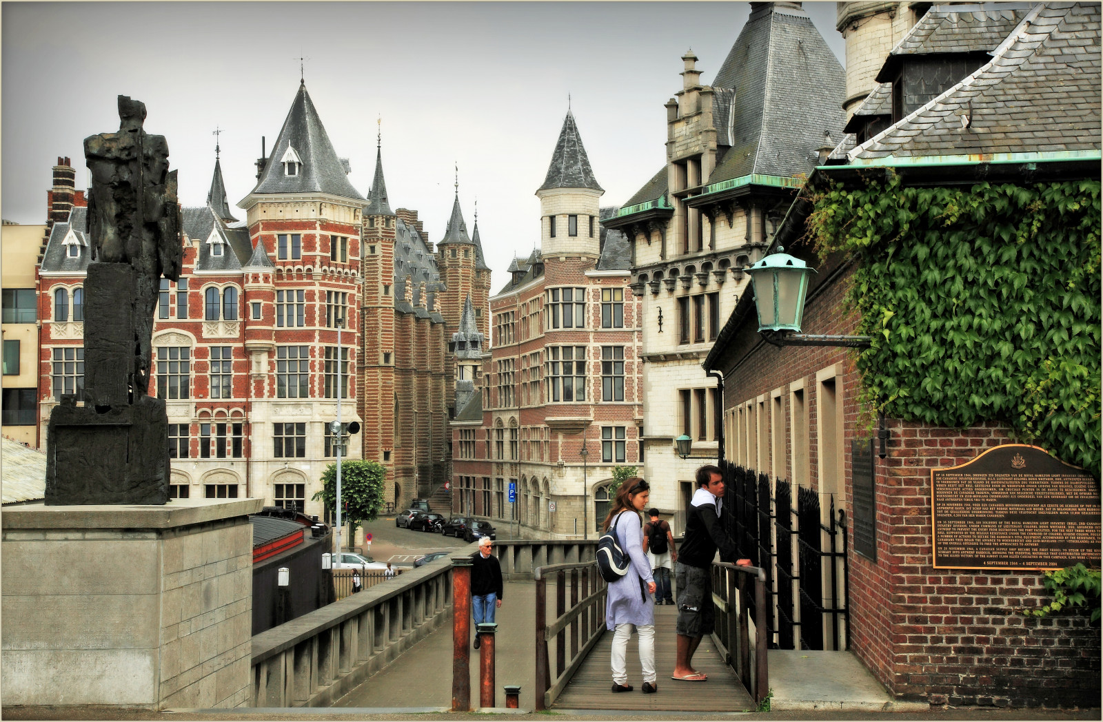 město, ulice, budova, Cestovní ruch, Kánon, socha, město, Belgie, zámek, Antwerpen, strom, ville, fasáda, rekreace, belgie, Belgique, turistická atrakce, sousedství, claudelina, Anvers, steen, středověká architektura