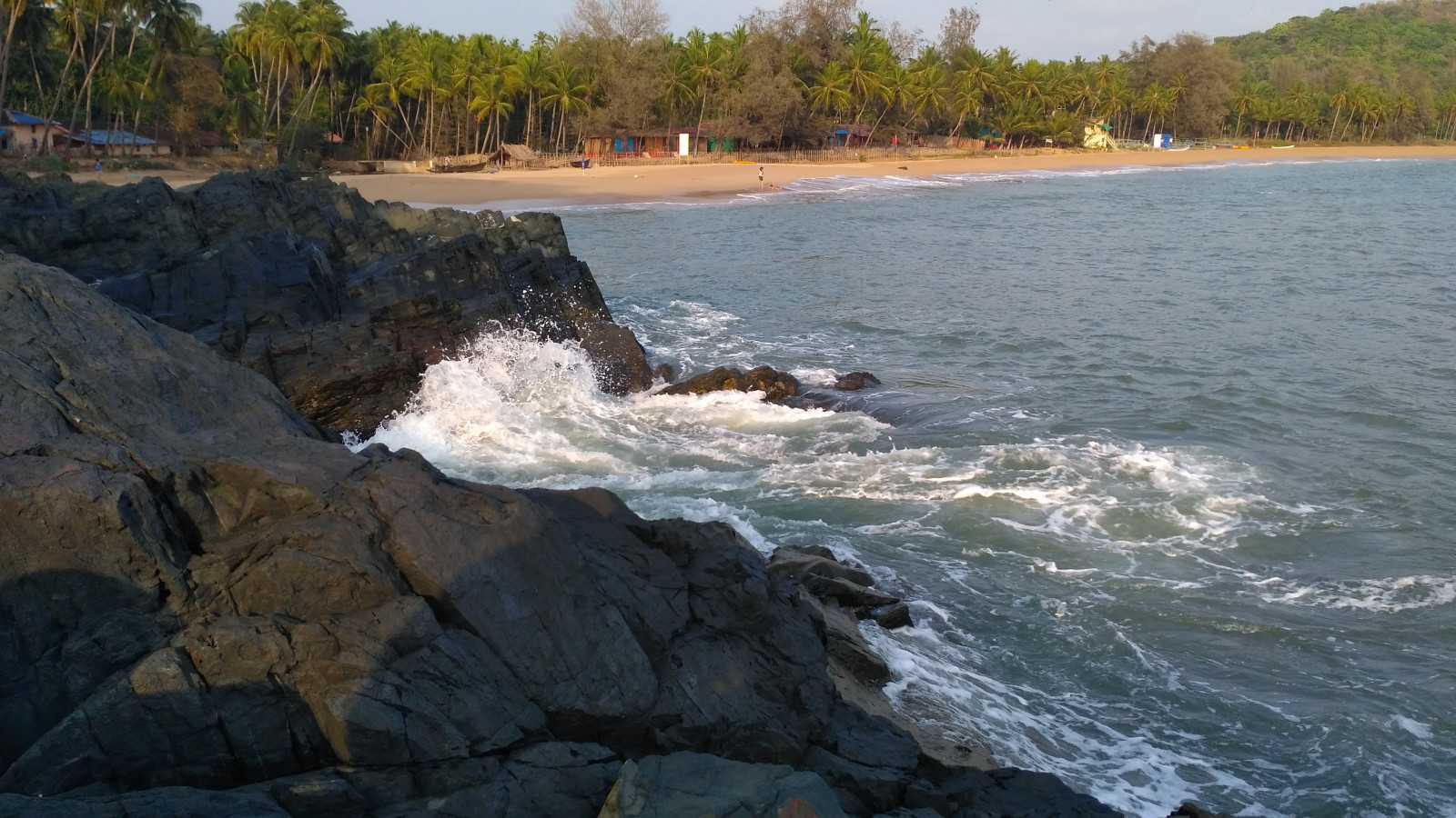 voda, nebe, vodní zdroje, rostlina, strom, Natural landscape, coastal and oceanic landforms, tělo z vody, vodní tok, pláž, Terén, banka, mořská vlna, jádro, Formace, horizont, mys, Klippe, pobřeží, krajina, vítr, jezero, pobřeží, pelerína, vlna, divočina, neočekávaný výskyt, oceán, zátoka, tropy, Skála, záliv, palma, zvuk, útes, slapy, vstupní, ostrov, mys, Rychlý, moře, Raised beach, fluvial landforms of streams, smyčka provazu, Cestovní ruch, eroze, nádrž, večer, dovolená
