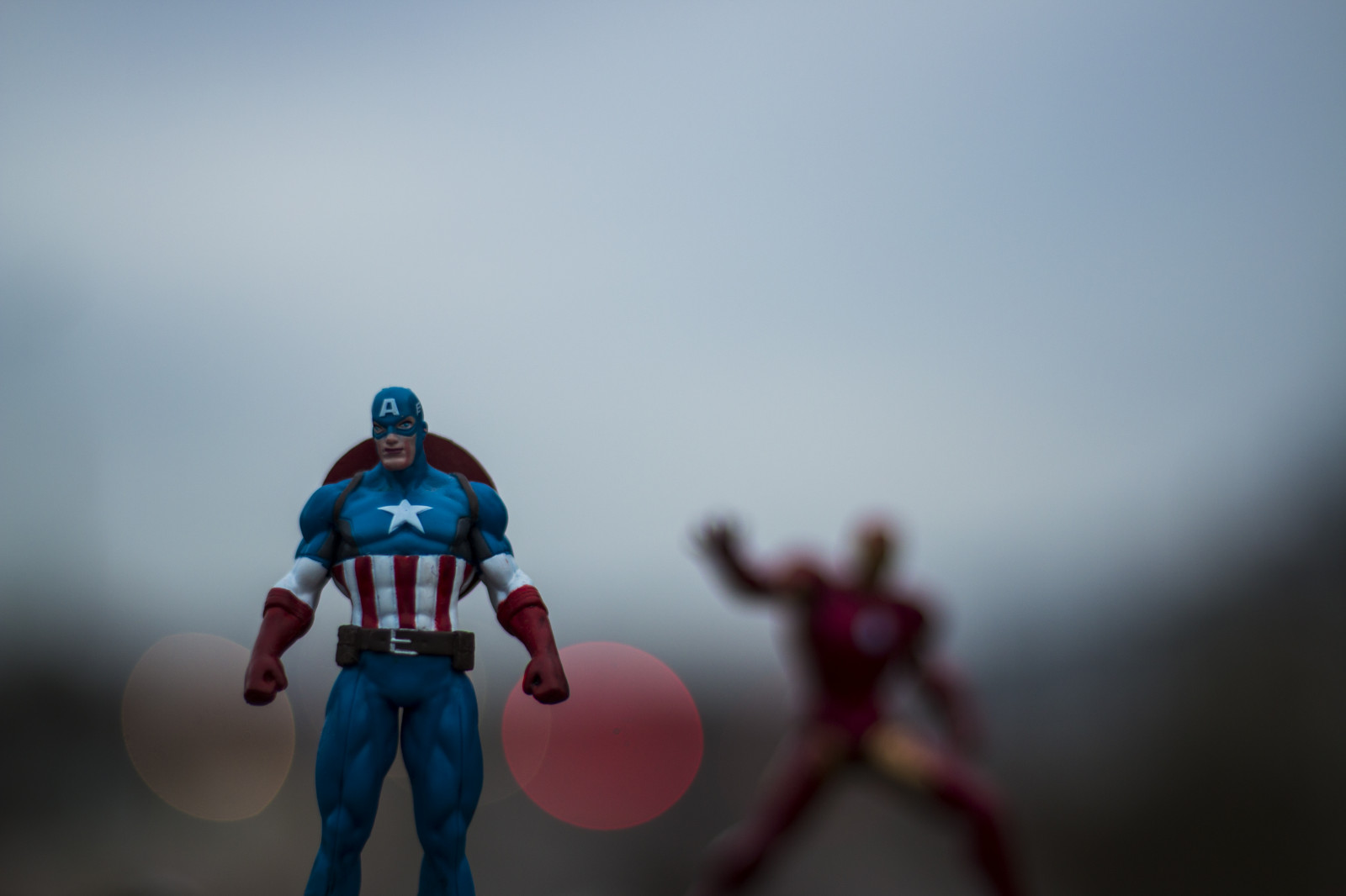 Příroda, Červené, nebe, válka, vlak, modrý, hrdina, super hrdina, Kánon, bojování, Steve, Hračka, kapitán, figurky, Tony, UMĚNÍ, Soustředit se, scéna, umělecký, Amerika, přírodní, muž, rozmazat, zábava, železo, super, dráha, canonphotographer, energie, čísla, zázrak, Oxford, 70d, eos70d, canon70d, fiktivní postava, akční figurka, Rogers, Oxfordshire, canoneos70d, příkrý, super hrdinové, civilní, Canonclub, Šroubovák