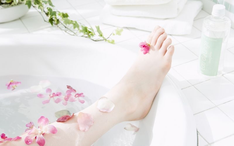 bad,bloemblaadjes,voet,aromatherapie