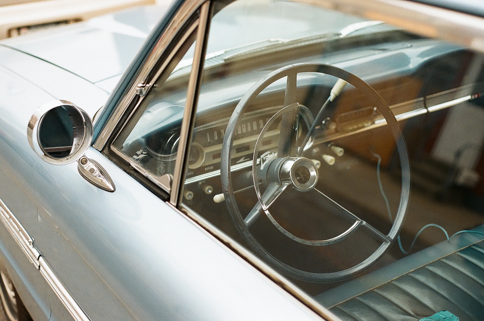 auto, motorové vozidlo, pozemní vozidla, vozidlo, automobilového designu, klasický, automobilový exteriér, veteránem, střední velikost auta, klasická auta, volant, řízení part