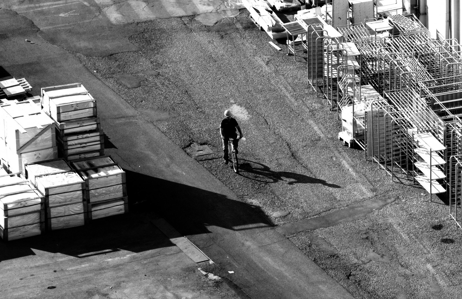 kontrast, sort, monokrom, gade, Italien, skygge, væg, vej, fotografering, asfalt, beton, vinkel, sort og hvid, træ, bw, Gade syn, Havn, streetphoto, streetphotography, noiretblanc, BNW, fortov, gadestil, biancoenero, rekreation, marche, Ancona, byområde, sort og hvid, monokrom fotografering, bnwshot, bnwpeople, bnwmood, skibsværfter, bnwlife, bnwport, blackandwhiteancona