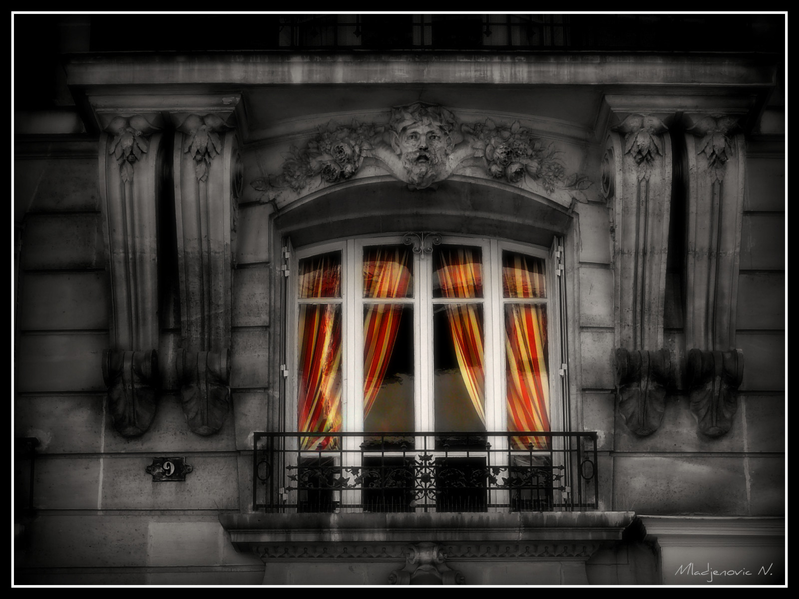 okno, architektura, městský, budova, venku, symetrie, mlha, sloupec, Francie, oblouk, Paříž, struktura, Panasonic, světlo, Okna, digitální, tma, lumix, mygearandmepremium, mygearandmebronze, mygearandmesilver, mygearandmegold, mygearandmeplatinum, mygearandmediamond, photographydigitalart, fasáda, Černý a bílý, FZ50, selectivecoloring, Svetlost, mladjenovic, mygearandmeplatinium