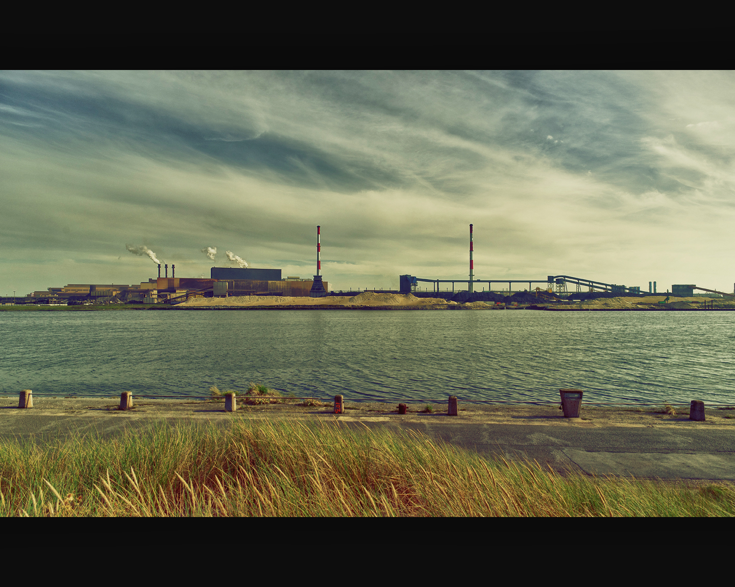 ocean, vej, hav, himmel, bw, mer, hvid, Havn, fransk, geotagget, effekter, fotografering, ISO200, Foto, flickr, noir, Pause, udsigt, Minolta, fotos, Sony, klit, F100, nb, bedst, fuld, fave, rute, mest, ramme, faves, 100, 20mm, fullframe, alfa, postproduktion, francais, Sal, Dunkerque, Usine, Zed, carre, Lightroom, digue, effets, favoris, 24x36, A850, 0003sec, squarre, sonyalpha, hpexif, minolta20mmf28, dunkerquois, 100comment, dslra850, alpha850, zedthedragon, 100coms