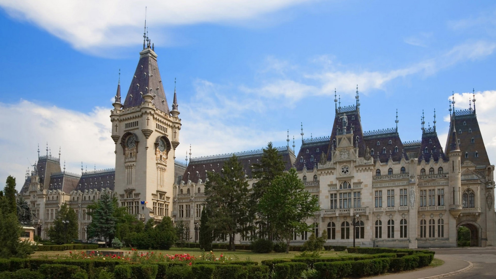 panoráma města, architektura, budova, Rumunsko, Cestovní ruch, zámek, katedrála, palác, gotická architektura, spirála, zámek, majetek, mezník, historické místo, zájezdy, místo uctívání, vznešený domov, Iasi