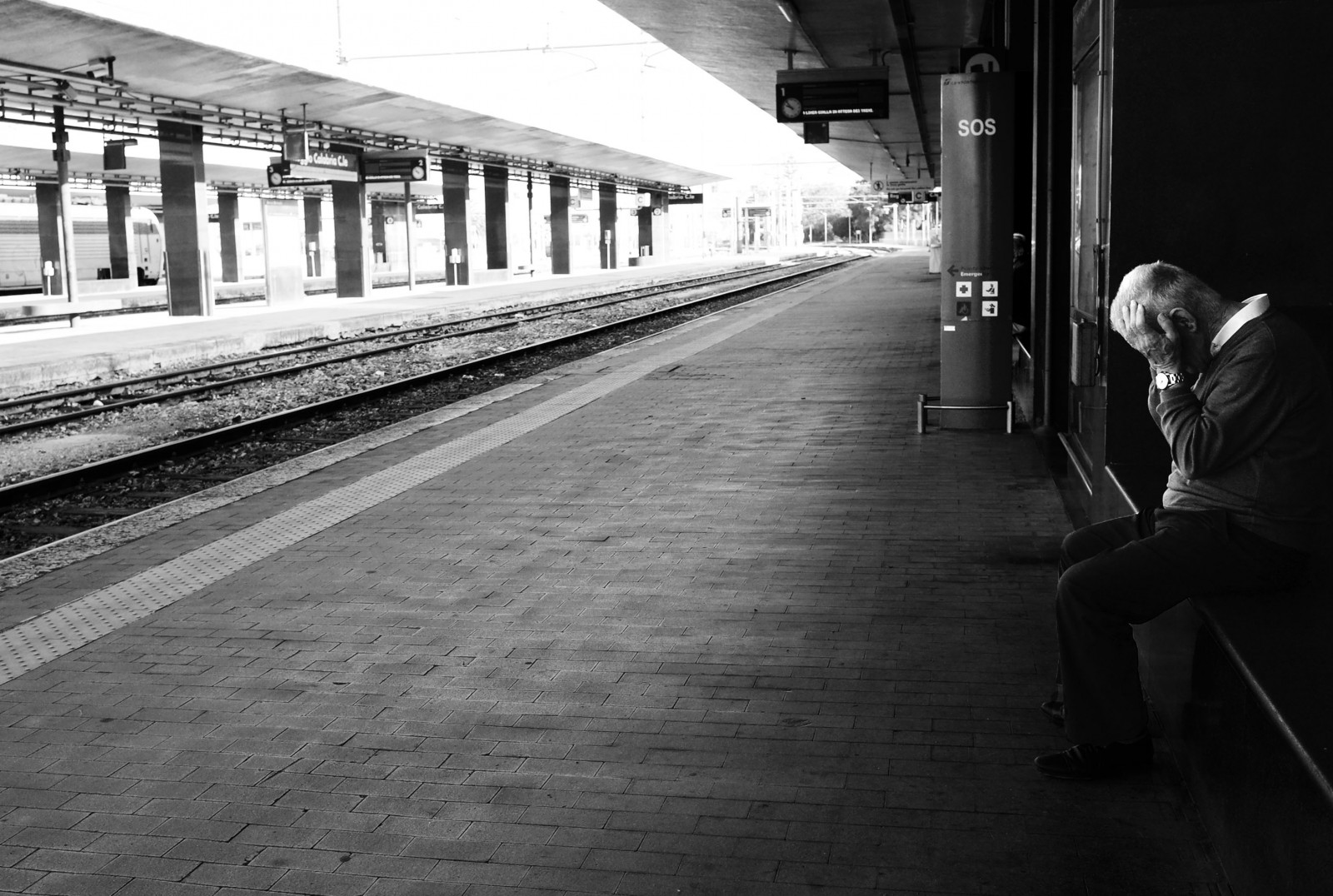 ถนน, แนวตั้ง, คน, bw, ดำขาว, streetphotography, พันล้าน, reggiocalabria, สถานีรถไฟ, Ricohgr, biancoenero