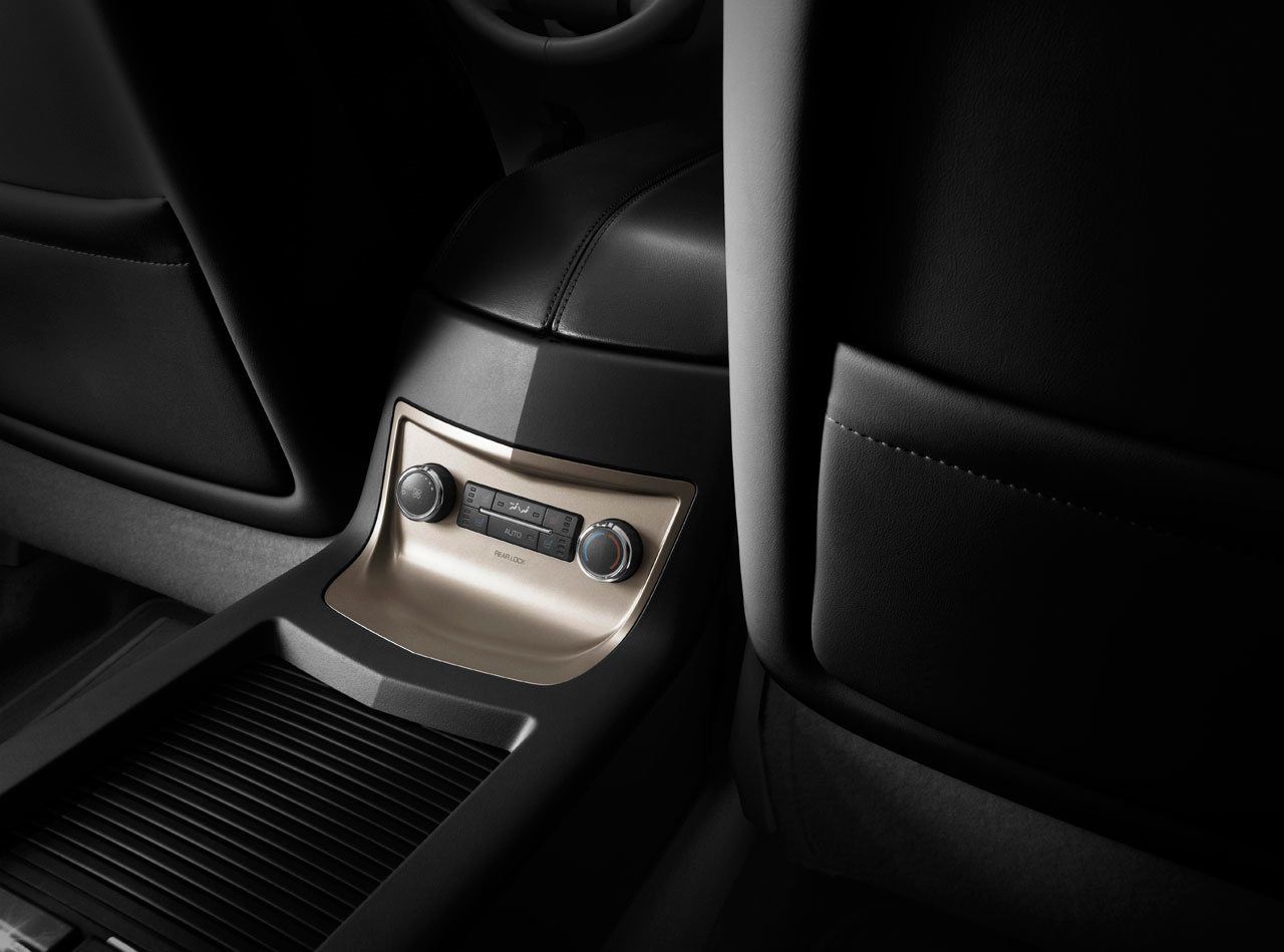 auto, BMW, vozidlo, sportovní auto, 2013, volant, limuzína, netcarshow, netcar, obrázky vozidel, photo auto, kolo, Lincoln, MKT, pozemní vozidla, automobilového designu, automobilový exteriér, automobil make, luxusní vůz, rodinný vůz, výkonné auto, sportovní sedan, městské auto, sportovní užitkové vozidlo, střední velikost auta