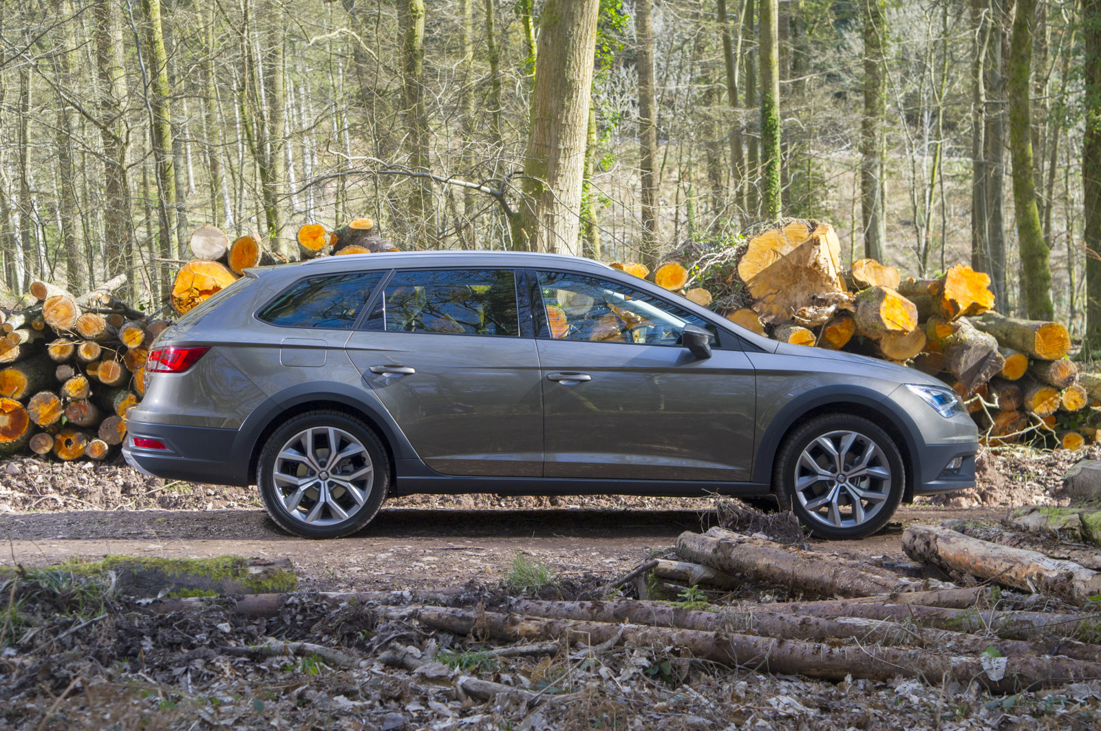 รถ, ยานพาหนะ, ออดี้, 2015, ซีดาน, ที่นั่ง, netcarshow, netcar, ภาพรถยนต์, ภาพรถ, ล้อ, รุ่น Leon X Perience UK, ยานพาหนะบก, ภายนอกยานยนต์, รถยนต์ทำ, รถหรู, รถครอบครัว, รถผู้บริหาร, กีฬายูทิลิตี้รถ, รถขนาดกลาง, บริษัท มอเตอร์ฟอร์ด, saab 9 4x