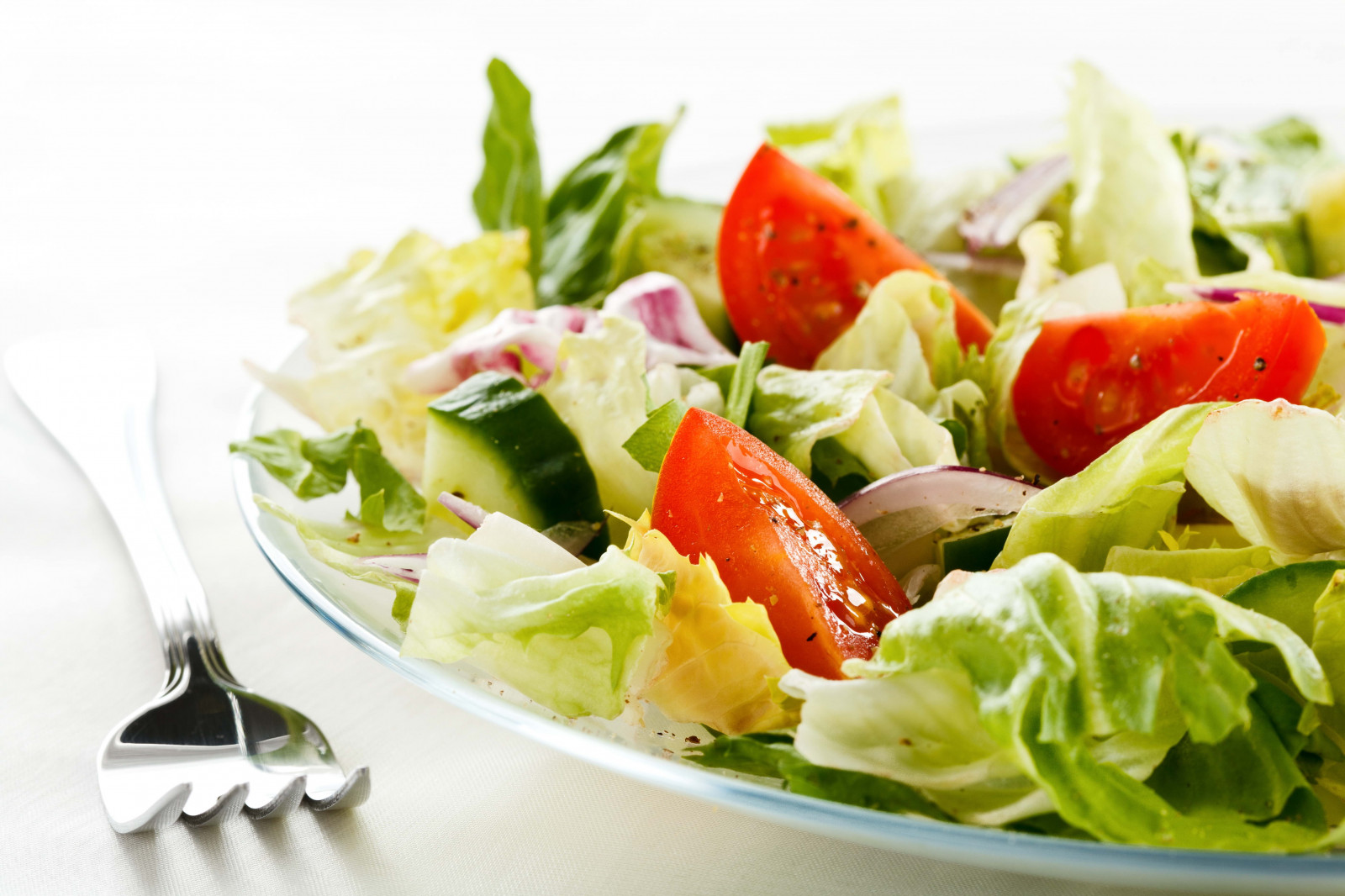 Hintergrundbilder : Salat, Teller, Gabel, Nahansicht, Gemüse, weißer ...