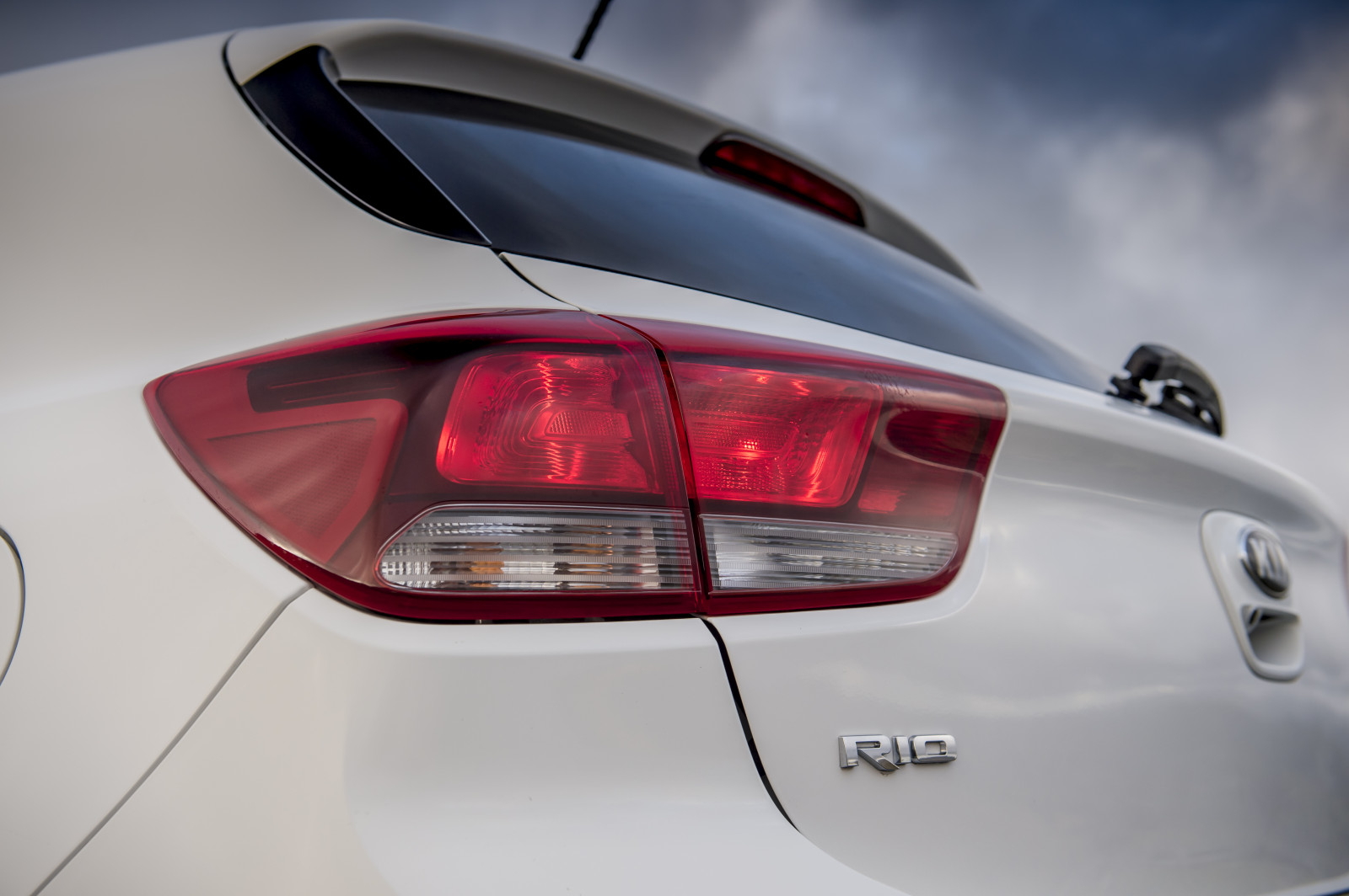 auto, vozidlo, Mazda, limuzína, Kia, netcarshow, netcar, obrázky vozidel, photo auto, 2017, Rio 3 1 4 CRDi UK verze, kolo, pozemní vozidla, automobilového designu, automobilový exteriér, automobil make, rodinný vůz, nárazník, výkonné auto, střední velikost auta