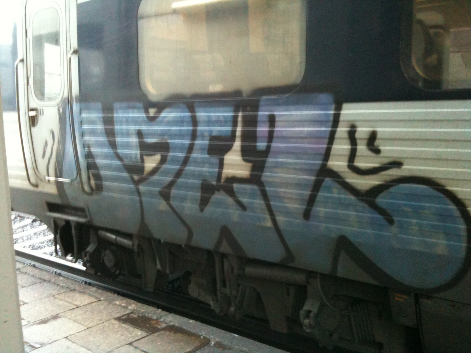 køretøj, tog, jernbane, graffiti, transportere, lokomotiv, Opel, dansk, forbrydelse, rapid transit, spore, rullende, ulovlig, automotive exterior, motor køretøj, offentlig transport, jernbanetransport, rullende materiel, jernbanen bil, dansk