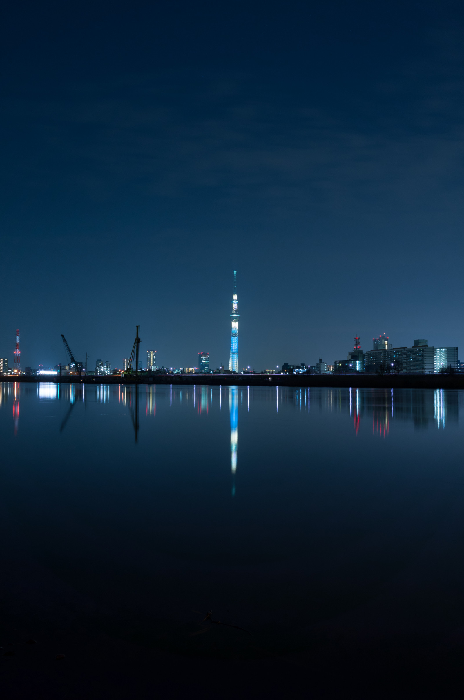 Japonsko, moře, město, panoráma města, noc, architektura, odraz, nebe, panoráma, mrakodrap, večer, ráno, věž, horizont, atmosféra, soumrak, Leica, Tokio, jp, Skytree, svítání, osvětlené, osvětlení, T, iki, mezník, Tokyo Sky Tree, horikiri, leicat, summicront235, Summicron, t235