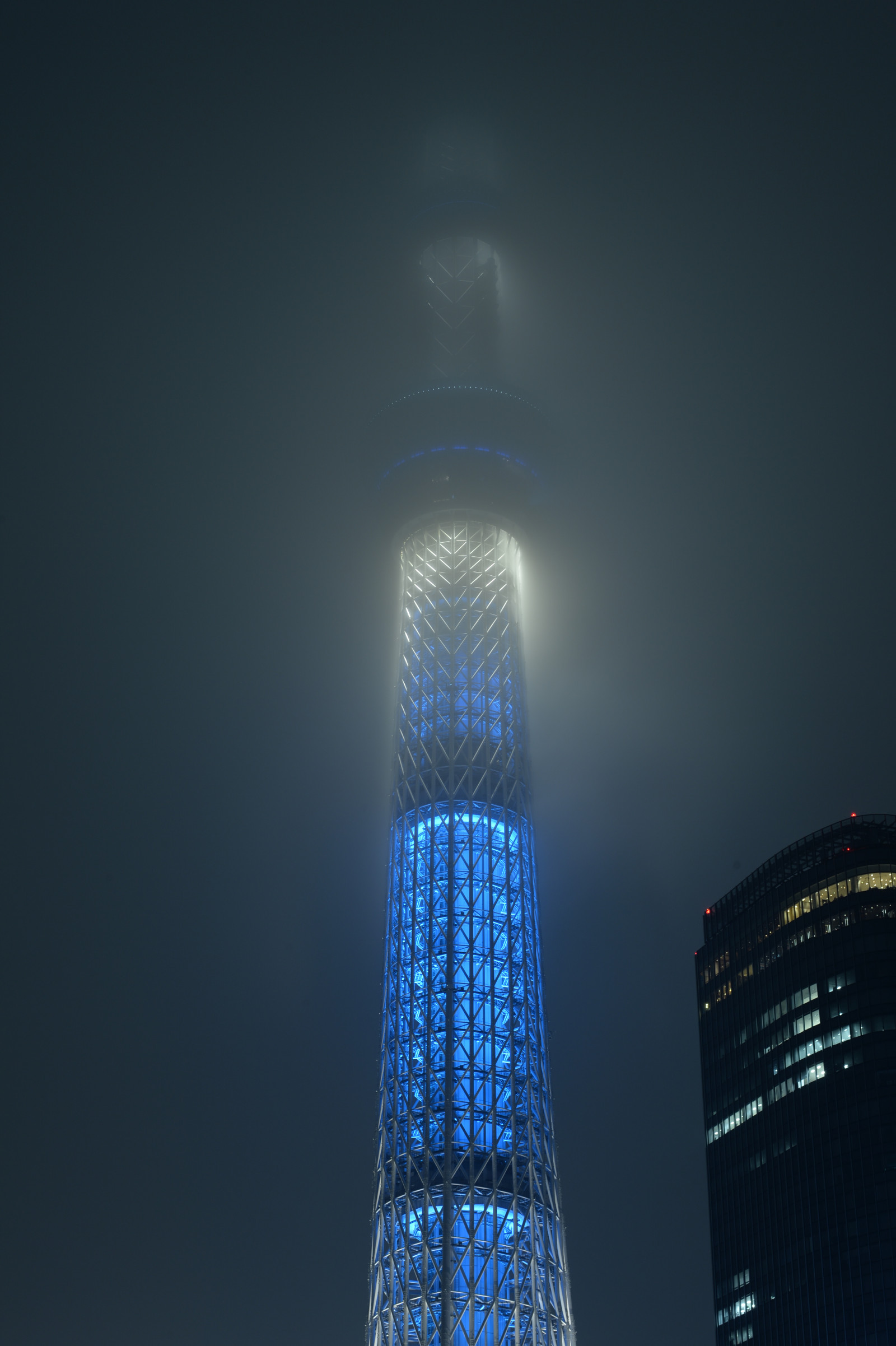 Giappone, strada luce, paesaggio urbano, notte, architettura, riflessione, cielo, simmetria, orizzonte, grattacielo, blu, Torre, orizzonte, atmosfera, Nikon, Tokyo, Jp, Skytree, leggero, NIKKOR, illuminato, illuminazione, illuminazione, oscurità, iki, punto di riferimento, Tokyo Sky Tree, df, afs58mmf14g, afsnikkor58mmf14g, atmosfera della terra, palazzone