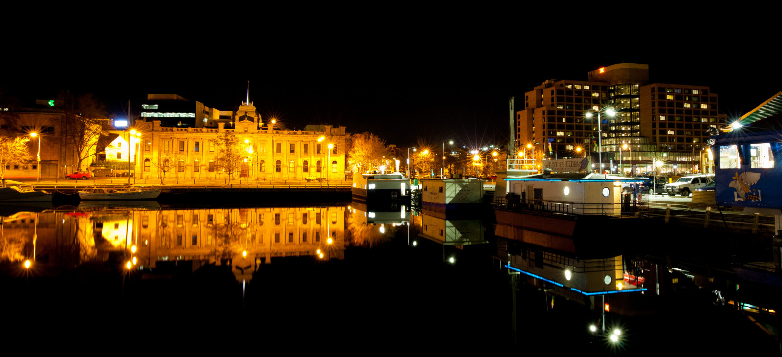 Wallpaper city, fish, reflection, museum, night, reflections, town