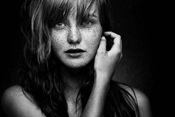 monochrome freckles,8424x5616 px
