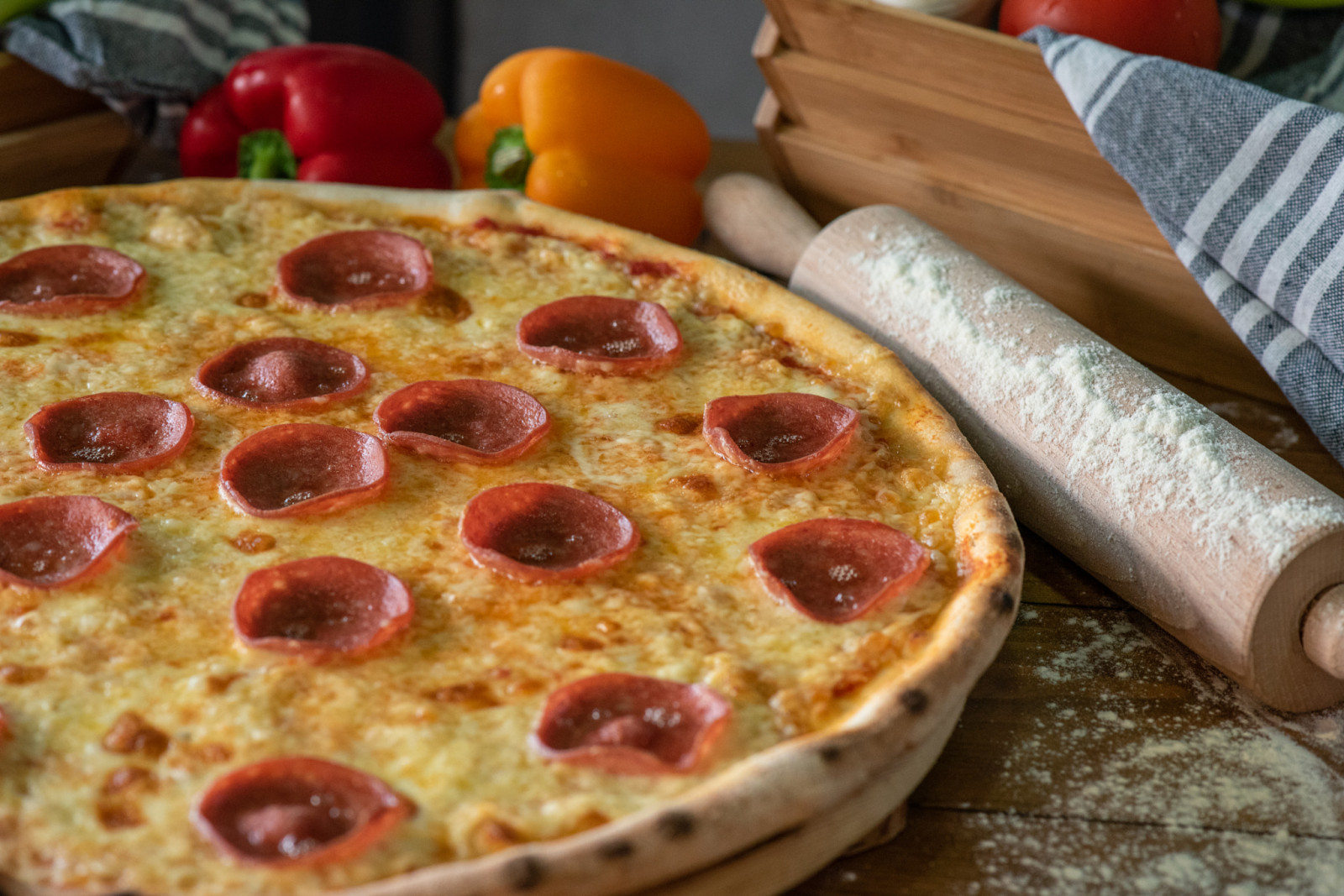 jídlo, pizza, váleček, paprika