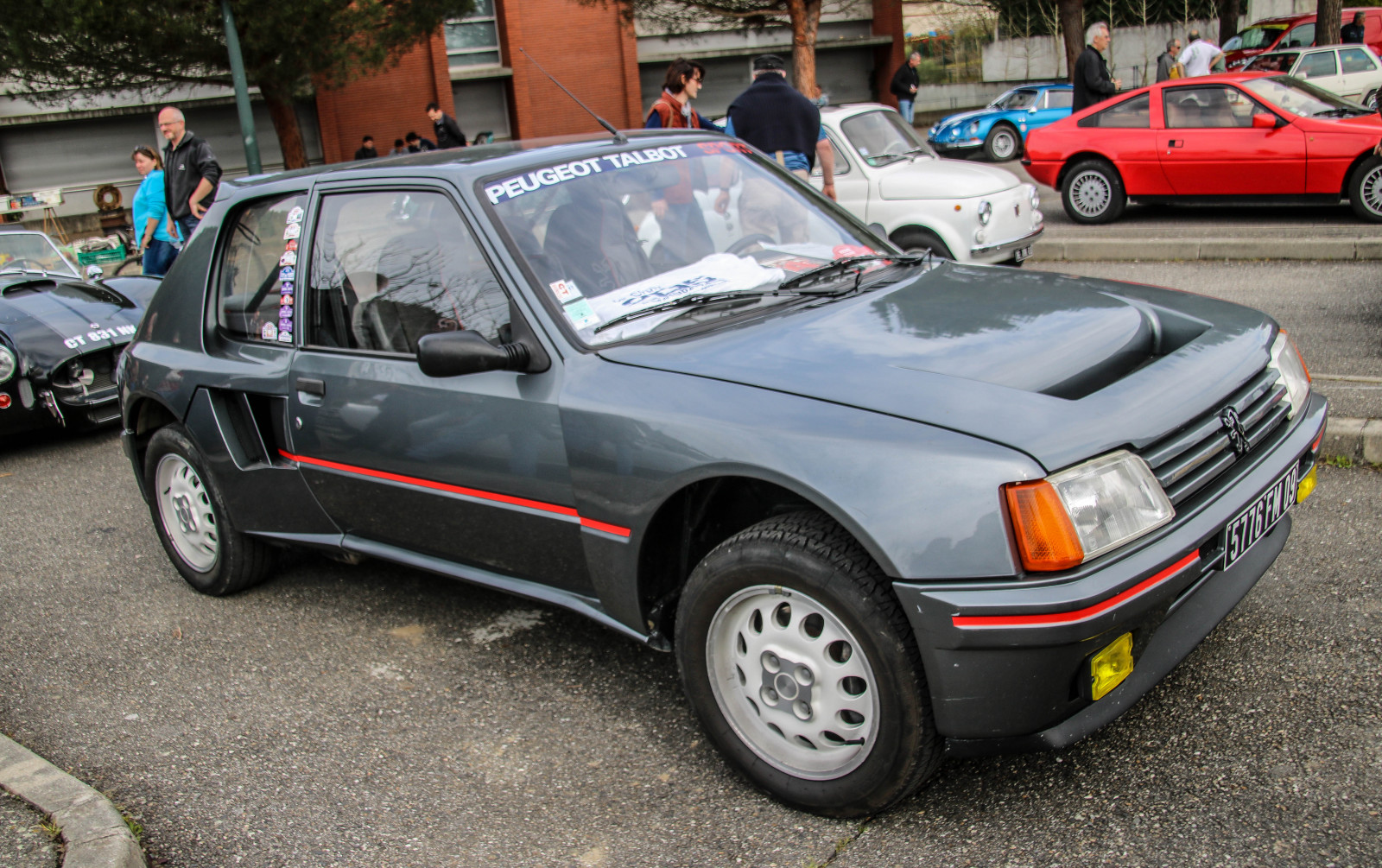 starý, ulice, auto, vozidlo, Francie, francouzština, voiture, peugeot, 2016, automobil, fran AISE, turbo, 16, vehicule, ancienne, expo, automobilového designu, automobilový exteriér, závodní auto, kompaktní vůz, motorové vozidlo, městské auto, expozice, hatchback, transporty, boursed změna, 205, Gratentour, Group B, Peugeot 205