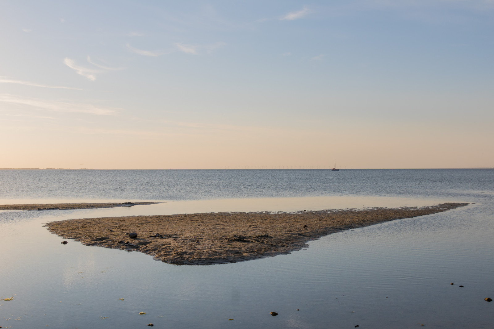 slunečnímu záření, západ slunce, moře, záliv, voda, pobřeží, písek, odraz, nebe, pláž, svítání, ráno, pobřeží, horizont, soumrak, mrak, svítání, oceán, vlna, nebe, vatten, hav, moln, h llviken, Strandpromenaden, exif modelu canoneos760d, geocountry, Kamera aby kánon, geocity, Model fotoaparátu canoneos760d, geostate, geolocation, EXIF čočka efs18200mmf3556is, exif aby kánon, EXIF isospeed 100, exif focallength 28mm, EXIF otvor 90, tělo z vody, mořská vlna, mělčina při ústí řeky