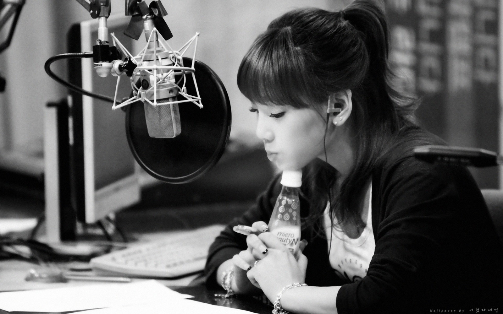 Černá, ženy, černobílý, portrét, brýle, asijský, fotografování, hudba, hudebník, Holčičí generace, K pop, Osoba, zpěv, fotografie, Černý a bílý, monochromatické fotografování