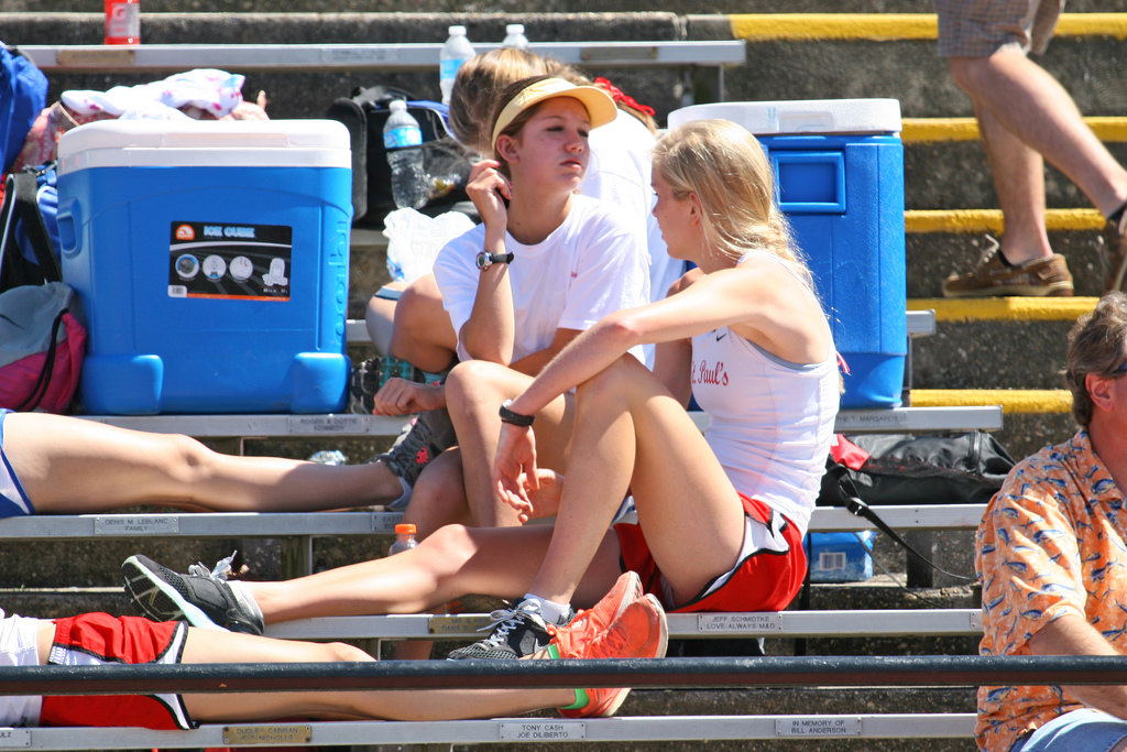 upshort girl Wallpaper : people, watch, sitting, shorts, vehicle, stadium, rowing, girl, crowd, boating, endurance sports, spectator, athletics, competition event, upshorts 1024x683 - - 758608 - HD Wallpapers - WallHere