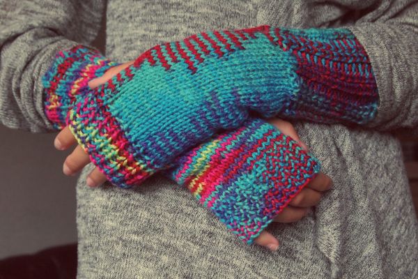 hands,gloves,blue,pattern,wool,bright
