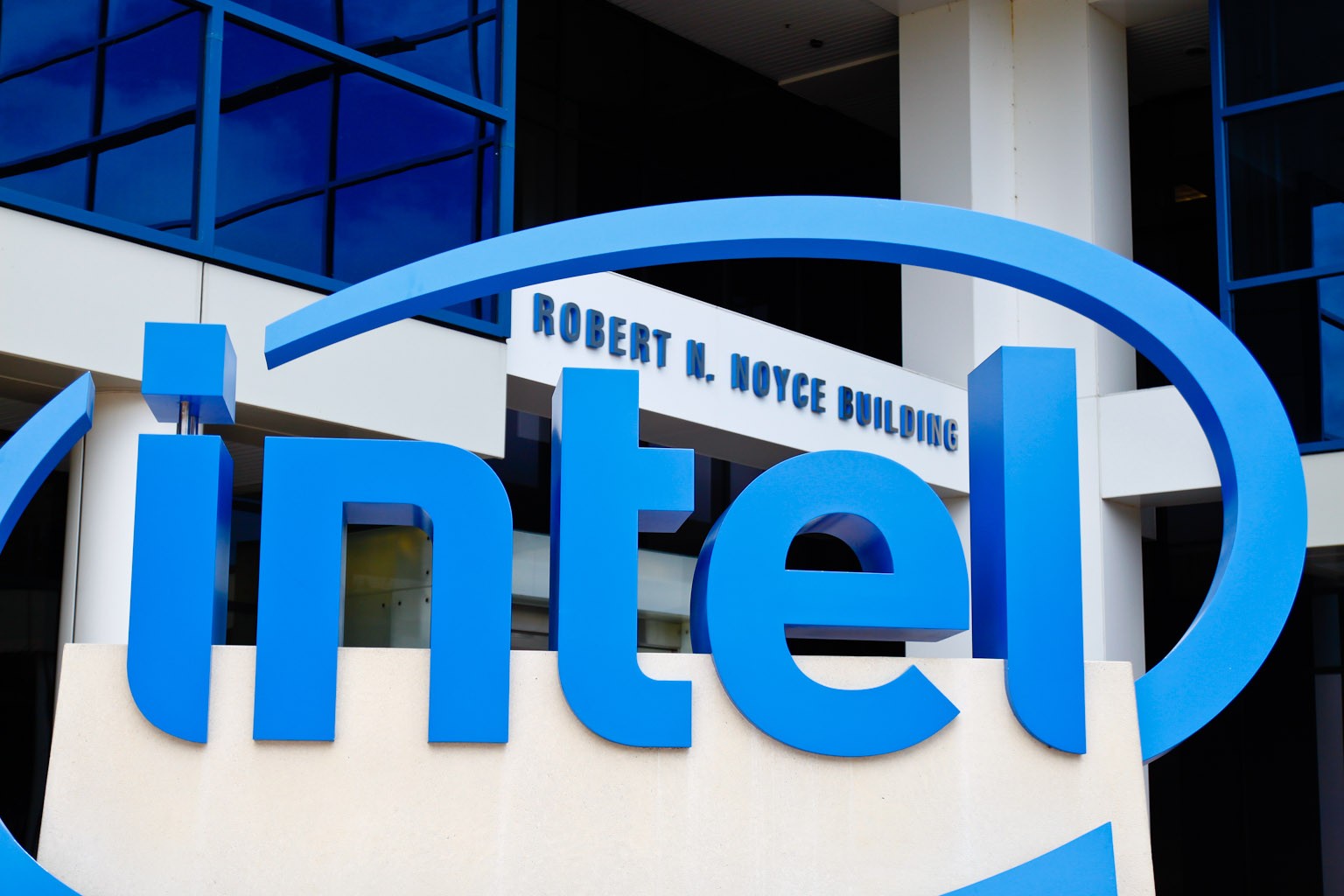 Wallpaper : building, logo, blue, technology, Intel, company, CPU ...