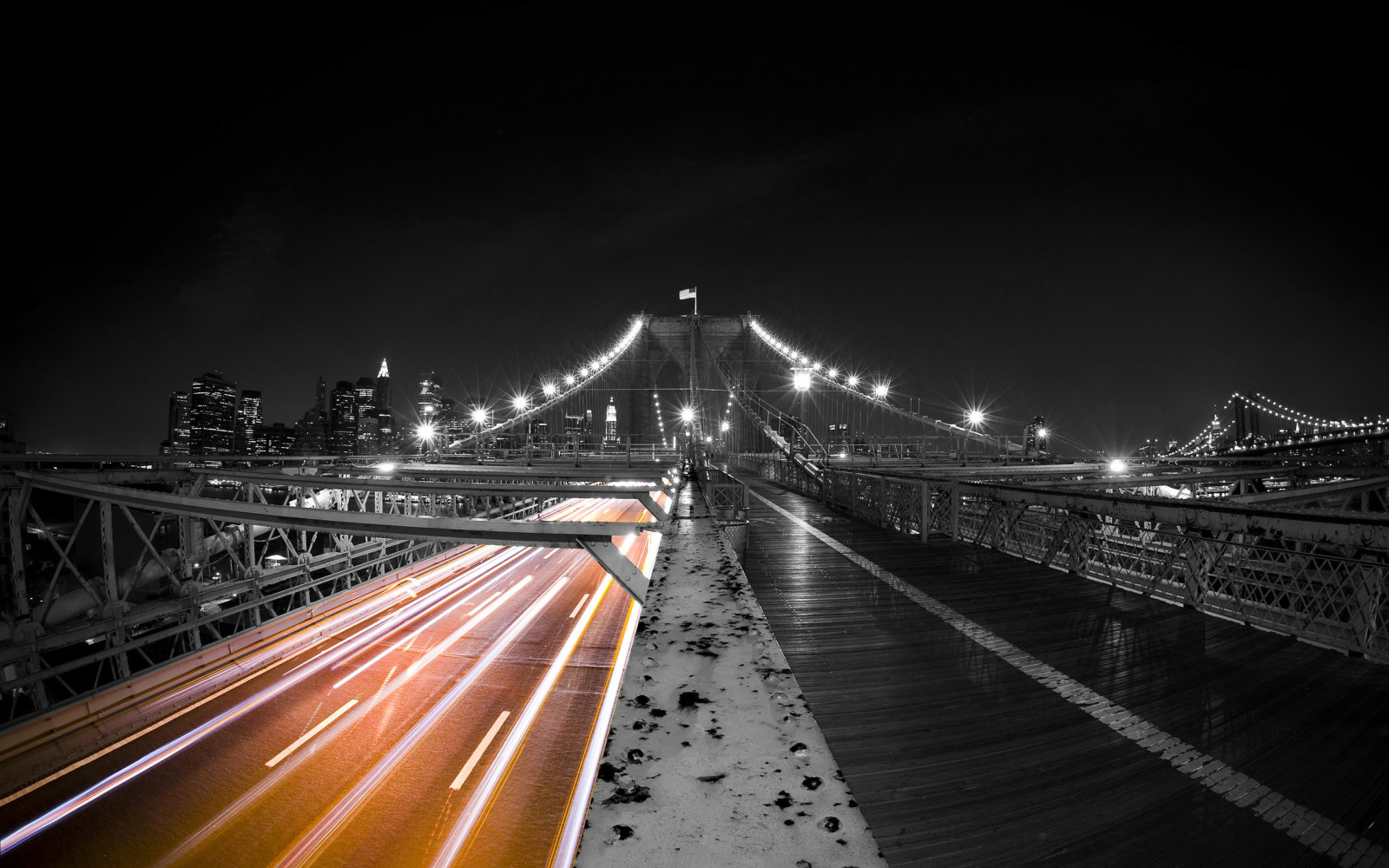 luci, monocromo, città, paesaggio urbano, notte, architettura, urbano, fotografia, coloranti selettivi, sera, ponte, ponte di Brooklyn, New York City, autostrada, crepuscolo, leggero, linea, oscurità, fenomeno atmosferico, bianco e nero, fotografia in bianco e nero, struttura nonbuilding