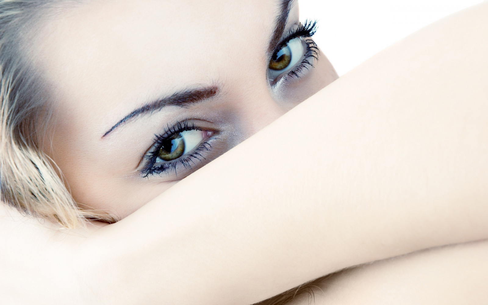 Gesicht, Weiß, Frau, Modell-, Augen, Brille, bilden, Fotografie, Nahansicht, blau, Nase, Haut, Kopf, Mädchen, Schönheit, Auge, Lippe, Portraitfotografie, Fotoshooting, Augenbraue, menschlicher Körper, Vision Pflege, Organ, Nahansicht, Wimper