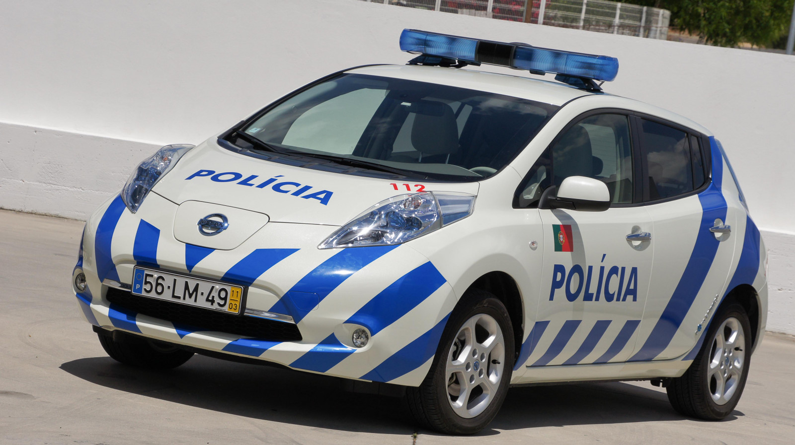 policie, auto, vozidlo, Nissan, elektrické auto, netcarshow, netcar, obrázky vozidel, photo auto, 2014, Leaf Portugalská policie, automobilového designu, automobilový exteriér, automobil make, policejní auto, městské auto, WRC, hatchback, supermini, elektromobil, nissan leaf