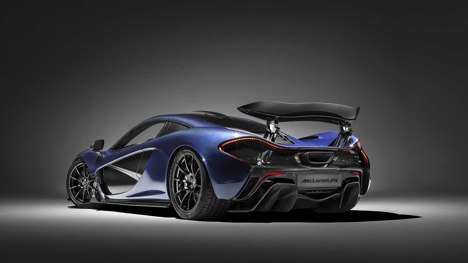 Einfacher hintergrund, Auto, Fahrzeug, McLaren P1, Scheinwerfer, Sportwagen, Leistungsauto, Supercar, Landfahrzeug, Automobil-Design, Automobil machen, Luxusfahrzeug, Mclaren automotive