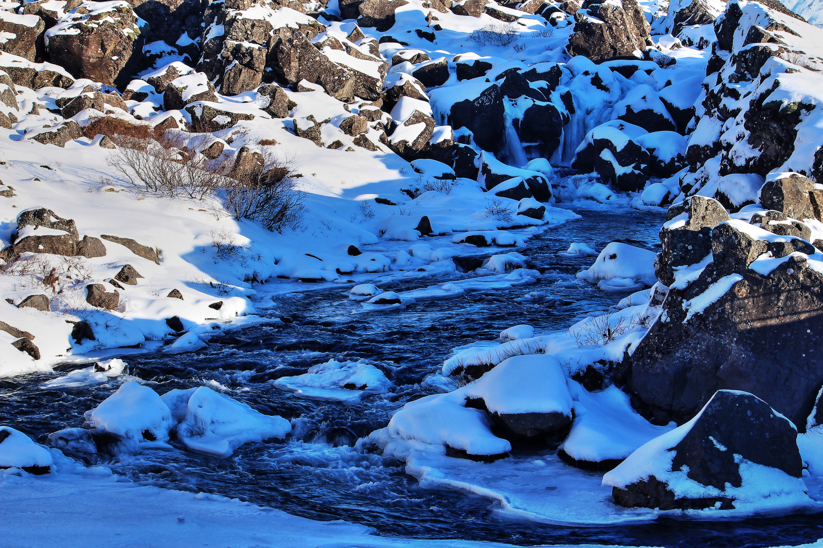 krajina, voda, Skála, odraz, nebe, kameny, sníh, zima, led, Island, Arktický, proud, zmrazení, strom, hora, venkovní, ngc, worldtrekker, geologie, geologický fenomén, ledová čepička, ledová landform, klesl, photographerswharf, Almannagjagorge, Věcný národní park, nunatak
