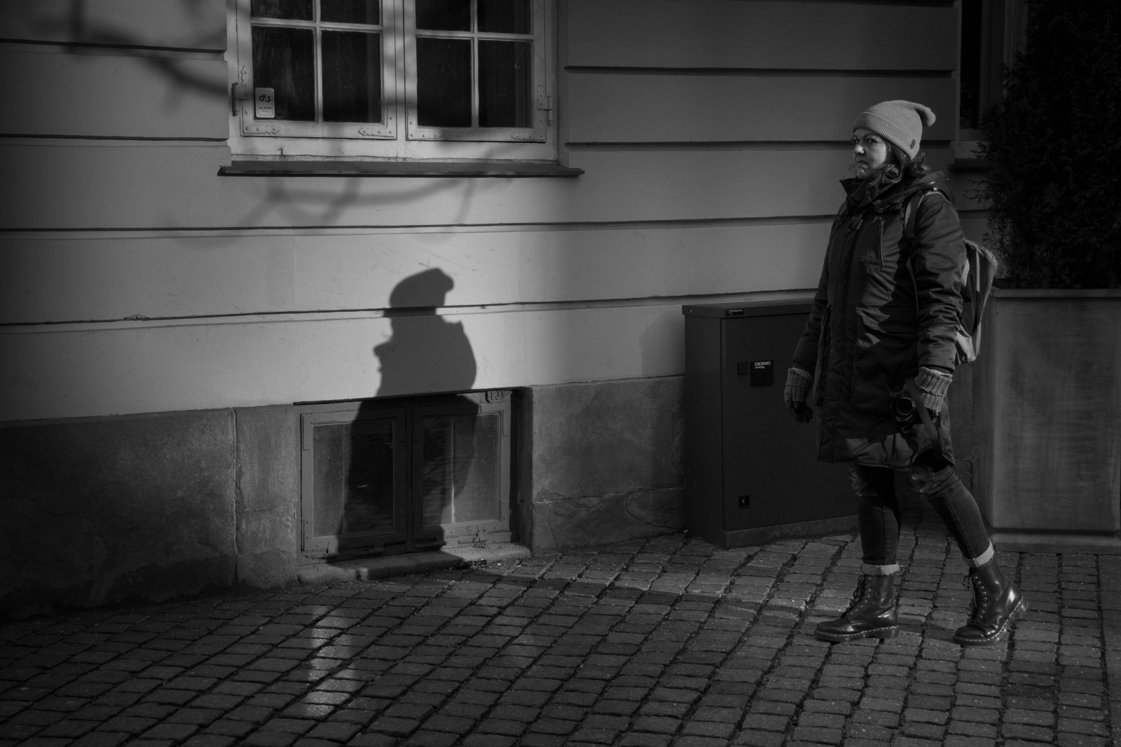 lidé, bílý, Černá, černobílý, ulice, stín, fotografování, Dánsko, chůze, Kodaň, světlo, Černý a bílý, tělesné, žena, m nniska, Danmark, k penhamn, svartvit, kvinna, skugga, tma, kopenhavn, GR, momentka, Snímek obrazovky, Černý a bílý, monochromatické fotografování, lidských pozice, Film noir