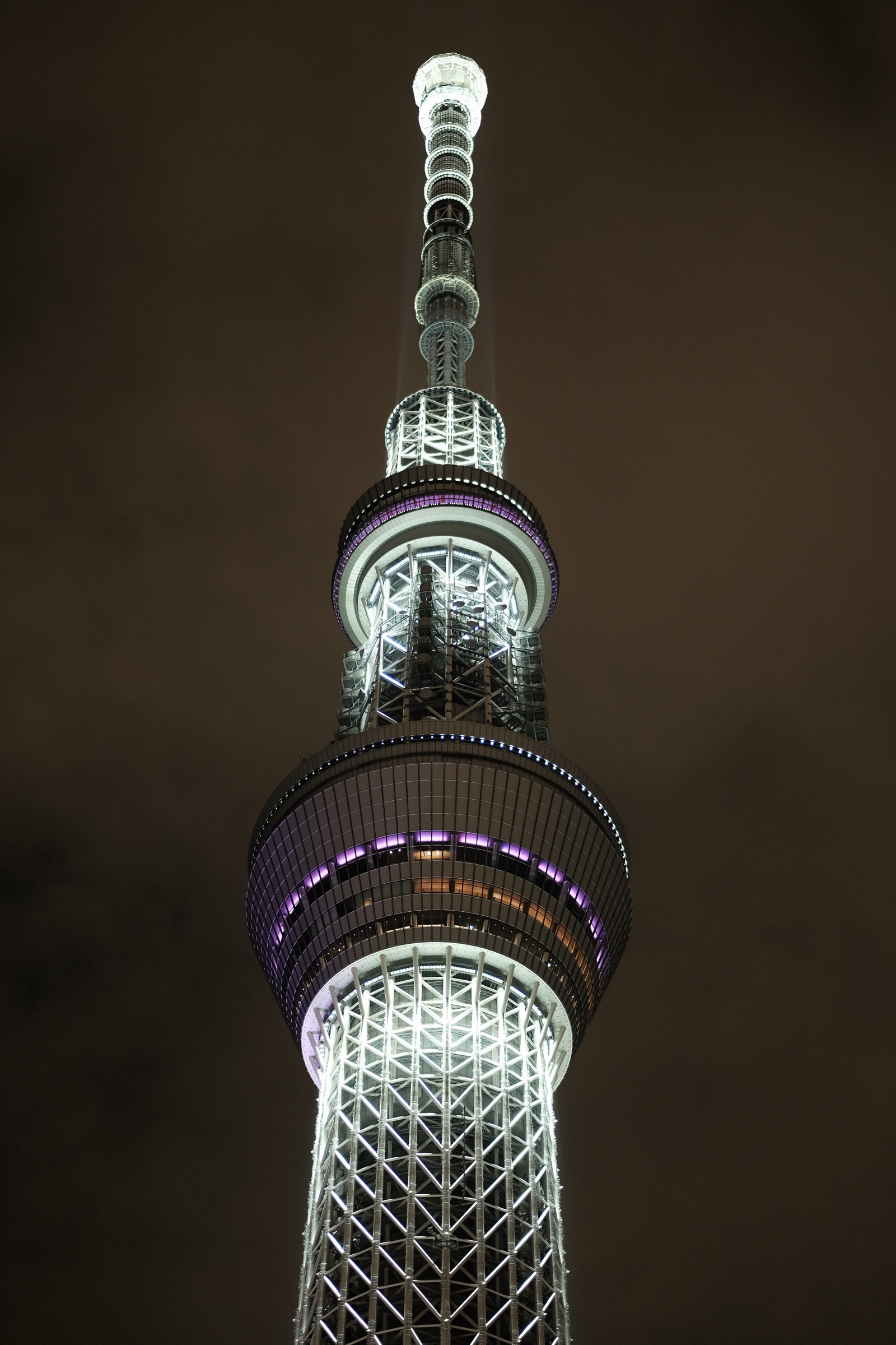 noc, symetrie, mrakodrap, věž, Tokio, Fujifilm, Skytree, světlo, osvětlení, tvar, tma, Fujinon, Tokyo Sky Tree, classicchrome, x, xf56mmf12r, xf56mm, XT1, fuyumiyabi, svítidlo