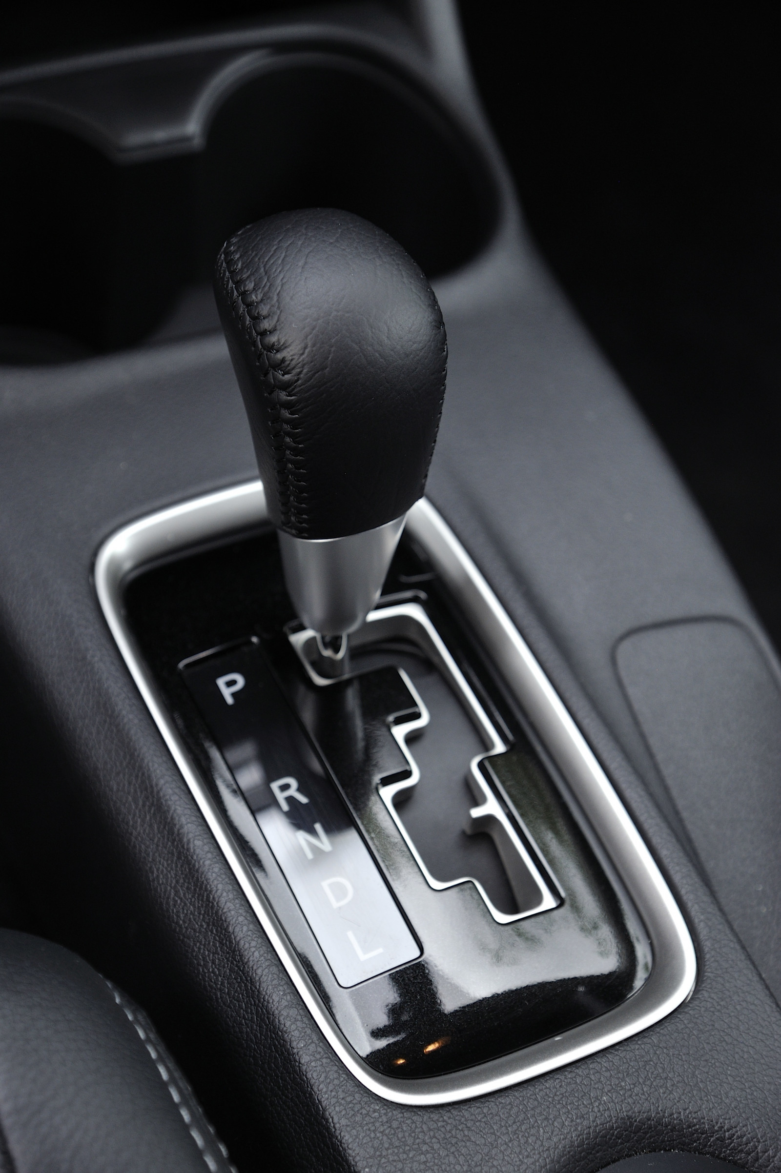 auto, vozidlo, mitsubishi, 2013, volant, limuzína, Outlander, netcarshow, netcar, obrázky vozidel, photo auto, kolo, pozemní vozidla, automobilového designu, automobilový exteriér, automobil make, luxusní vůz, rodinný vůz, výkonné auto, sportovní sedan, sportovní užitkové vozidlo, řadicí páka