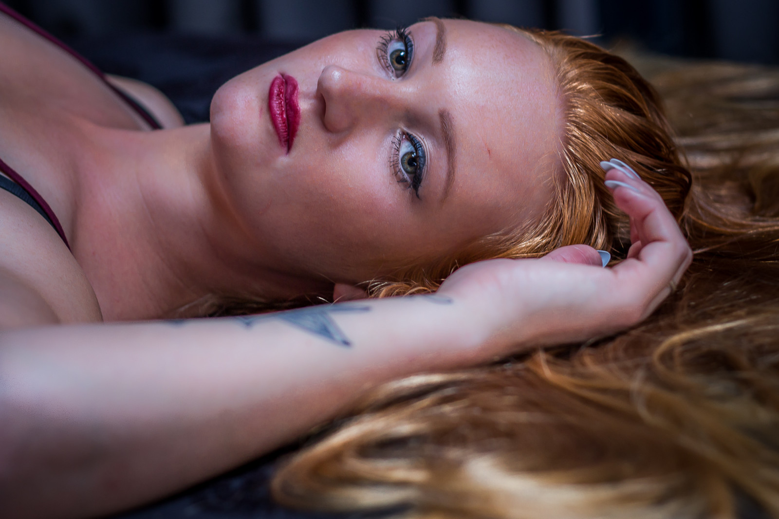 viso, persone, testa Rossa, modello, ritratto, occhi, fotografia, bandiera, sfaldamento, reggiseno, Canone, labbra, capelli, bocca, Studio, Persona, pelle, fascino, di classe, Pubblico, capo, Livello, sicurezza, sicuro, bellissimo, 50 millimetri, bella, ragazza, bellezza, occhio, lei, foto, donna, f, mano, signora, femmina, sexy, interno, gamba, bellissima, sensuale, biondo, eleganza, addizionale, Informazioni, visualizzazione, tettona, fotografia di ritratto, servizio fotografico, arte modello, organo, avvicinamento, interazione, leggere, Arendal, vita privata, photoadd