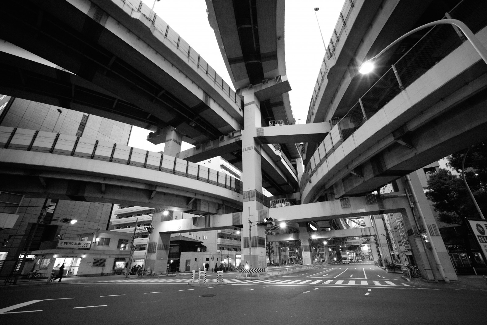 Černá, černobílý, ulice, architektura, silnice, fotografování, minout, doprava, Leica, metropole, Tokio, infrastruktura, M, tělesné, tvar, Hakozaki, Jct, leicam, typ240, SWH, swh15mm, superwideheliar, voigtla nder, superwideheliar15mm, hakozakijunction, urban area, Černý a bílý, monochromatické fotografování, Metropolitní oblast, veřejná doprava