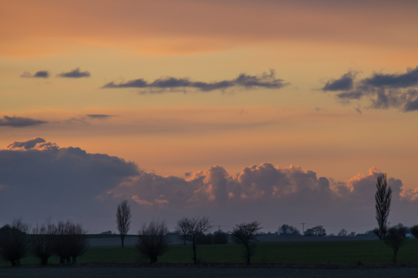 krajina, západ slunce, kopec, Příroda, nebe, pole, svítání, večer, ráno, horizont, atmosféra, soumrak, mrak, hora, svítání, nebe, solnedg ng, venkov, moln, skymning, landsbygd, landskap, prostý, prérie, atmosférický jev, odlesk, červená obloha v dopoledních hodinách, meteorologický jev