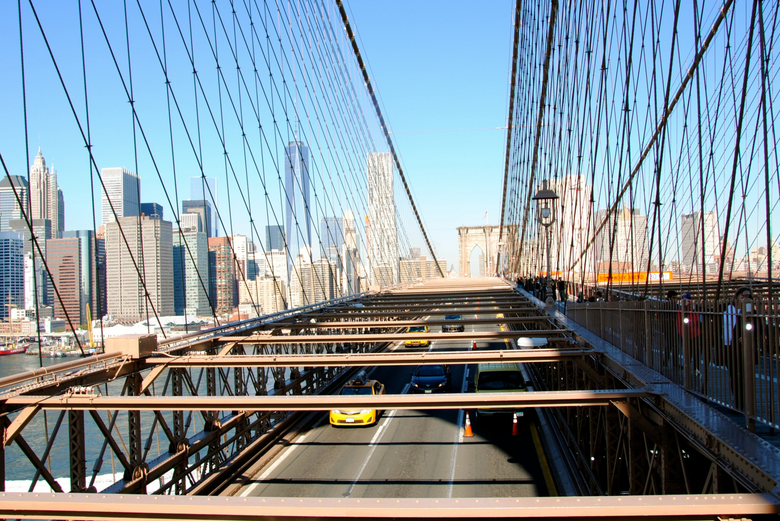 cityscape, สถาปัตยกรรม, การสะท้อน, ท้องฟ้า, ยานพาหนะ, เส้นขอบฟ้า, ตึกระฟ้า, สะพาน, ท่าเรือ, แมนฮัตตัน, Brooklyn, ตัวเมือง, อาคาร, Newyork, brooklynbridge, ตึกระฟ้า, เสา, สถานที่สำคัญ, ซุ้ม, เขตเมือง, หอบล็อก, โครงสร้าง nonbuilding, สายเคเบิลอยู่สะพาน, สกายเวย์