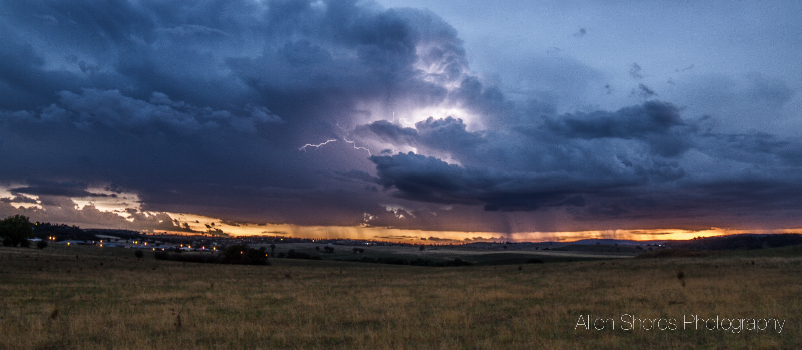 luce del sole, paesaggio, tramonto, cielo, campo, fulmine, tempesta, sera, mattina, vento, orizzonte, atmosfera, crepuscolo, tuono, nube, albero, alba, prateria, temporale, pianura, Bathurst, prateria, area rurale, sfondo del computer, ultimi bagliori, fenomeno meteorologico, cumulo, savana, fenomeno, ecoregione
