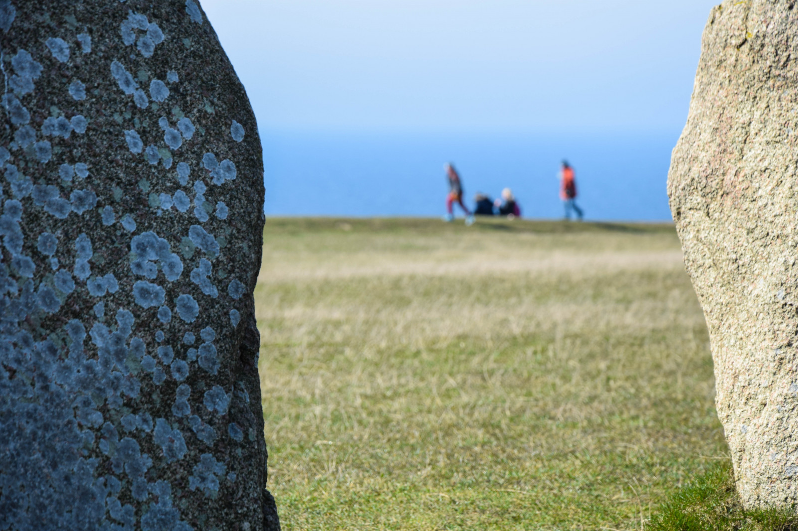 moře, kopec, Skála, Příroda, tráva, kameny, modrý, pobřeží, útes, Švédsko, jaro, chůze, velikonoční, Sverige, Terén, strom, venkovní, sk nel n, se, sk ne, v r, sterlen, p sk, alesstenar, k seberga, fornl mning, venkov