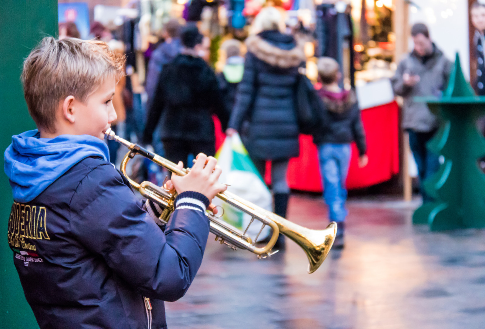 musik, blå, Tyskland, musiker, jul, farve, barn, festival, xmas, christmasmarket, juli, tyskland, deutschland, Rostock, julmarknad, exif model canoneos760d, geocountry, kamera gør kanon, geocity, kameramodel canoneos760d, geostate, geolocation, exif linse efs18200mmf3556is, exif åbning 56, exif gøre kanon, exif focallength 90mm, exif isospeed 6400, Weinachtsmarkt, menneskemængde, tradition