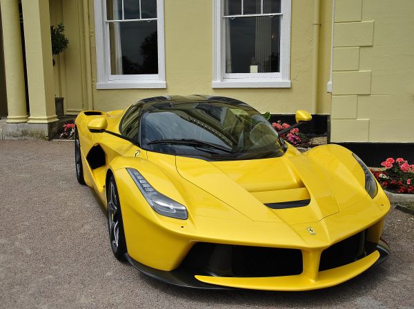 Ferrari,sports car,side view